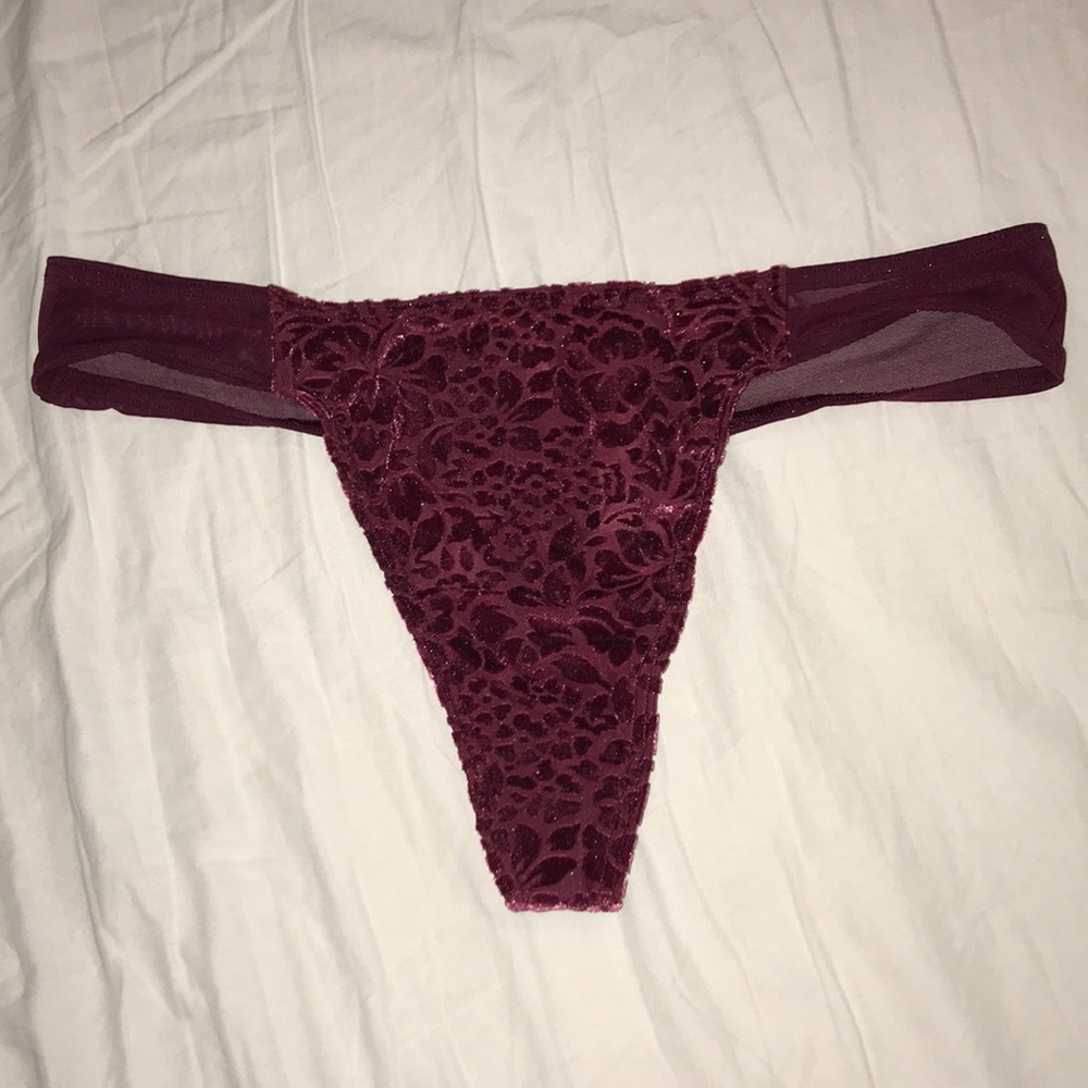 🔵 5 for $25 🔵 Victoria Secret Velvet Thong